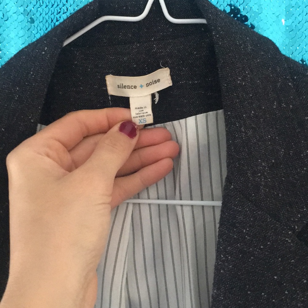 Blazer - Picture 3 of 3
